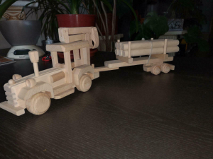 HOLZ-LKW, Rückeschlepper aus reiner Buche
